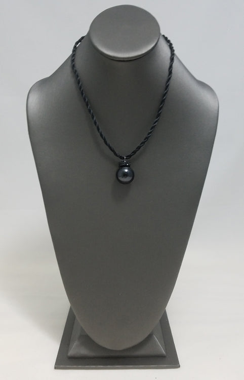Black Glitter Ornament Choker